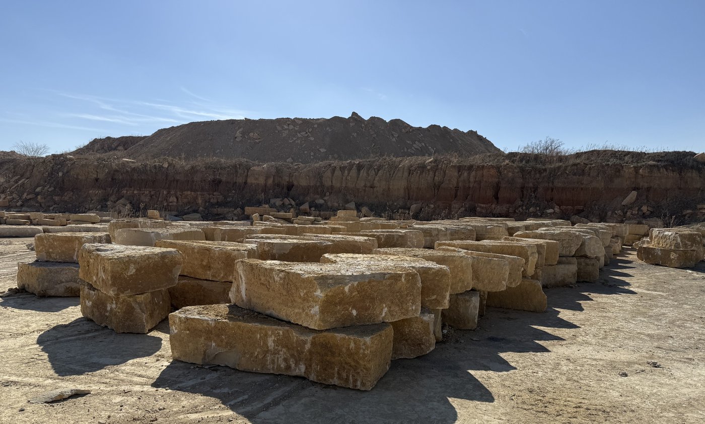 Large Lueders limestone block at the Lueders quarry, suitable for large natural wall construction