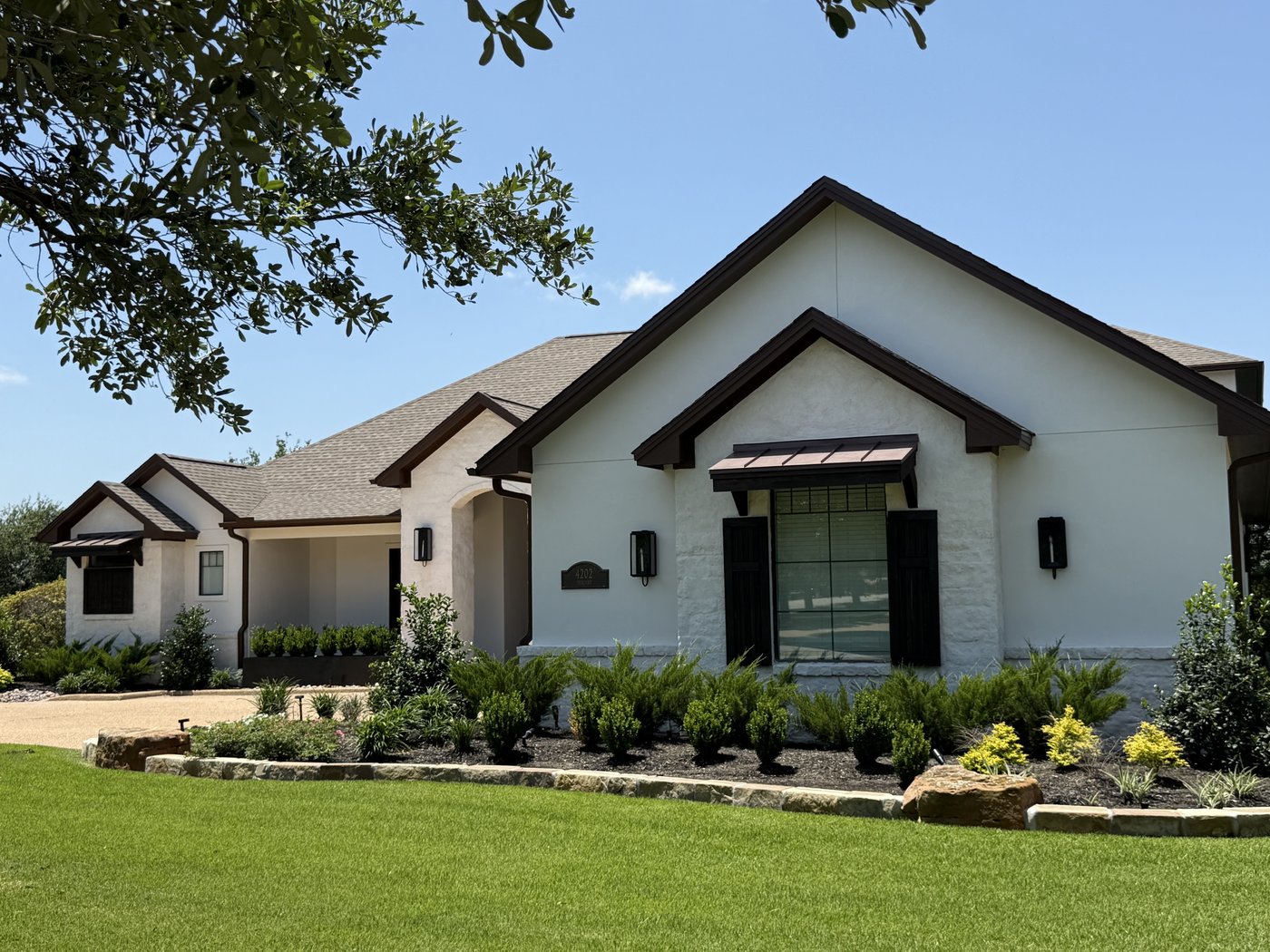 Hill Country residence — Austin White with smear-joint mortar, full elevation