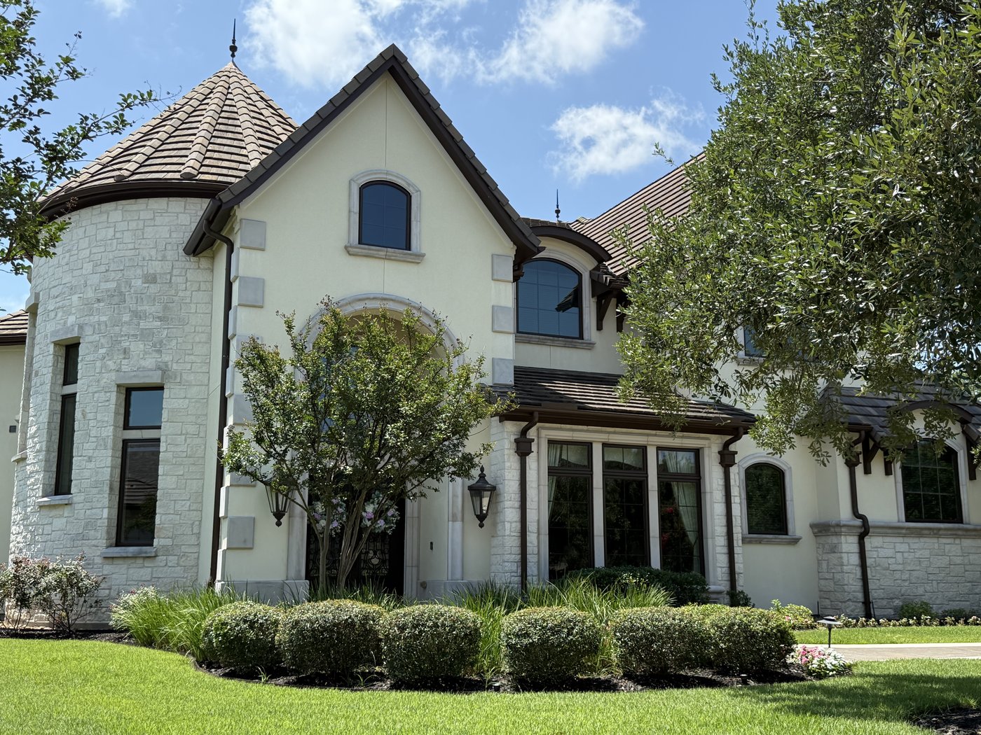 Wichita White random ashlar on a French country residence with turret