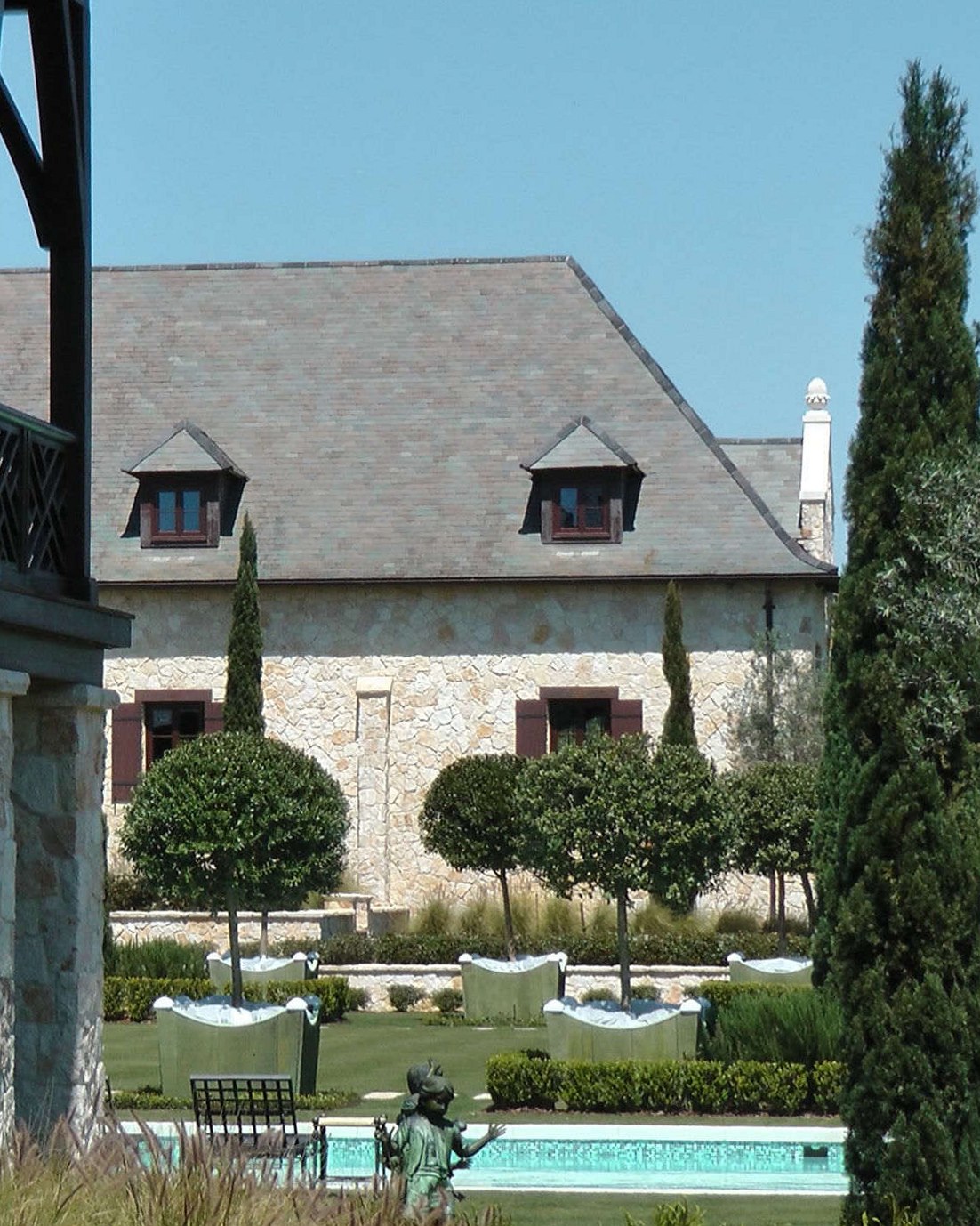 Traditional thin stone veneer
